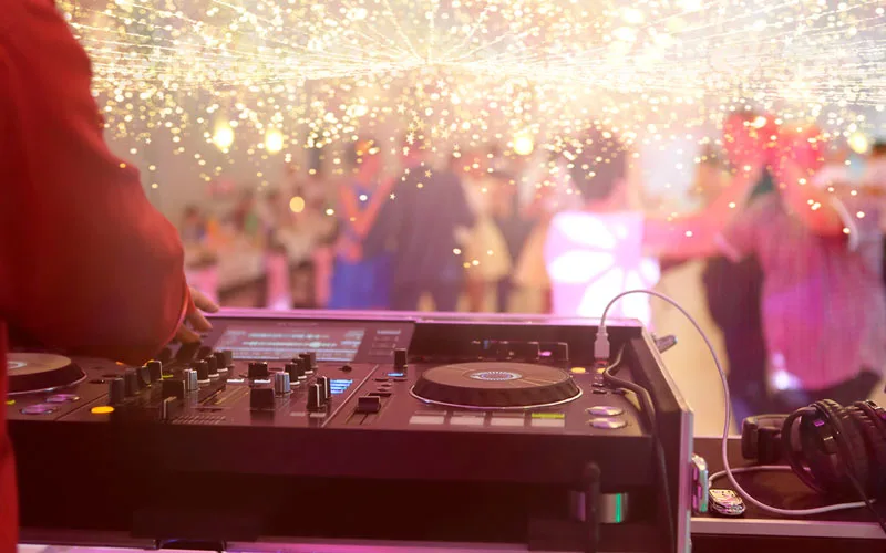 DJ, Sonido e Iluminación para Eventos