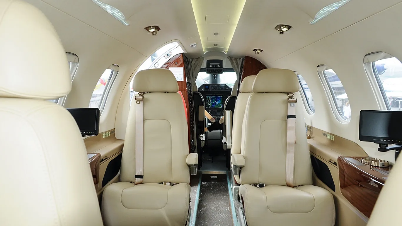 Jet Phenom 300E
